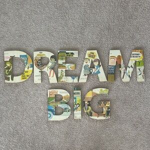 Vintage Style 'Dream Big' Wall Decor